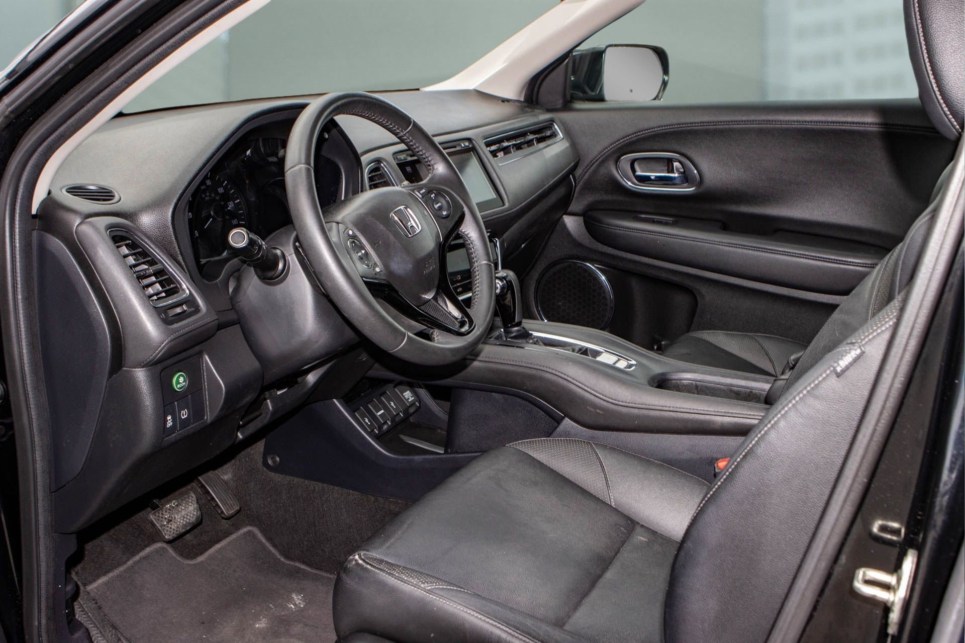 Used 2017 Honda HR-V EX-L image 14