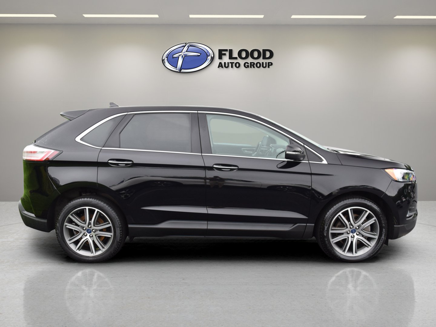 Certified 2022 Ford Edge Titanium AWD/4WD image 3