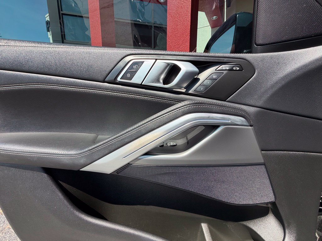 Used 2021 BMW X6 sDrive40i w/ M Sport Package RWD image 14