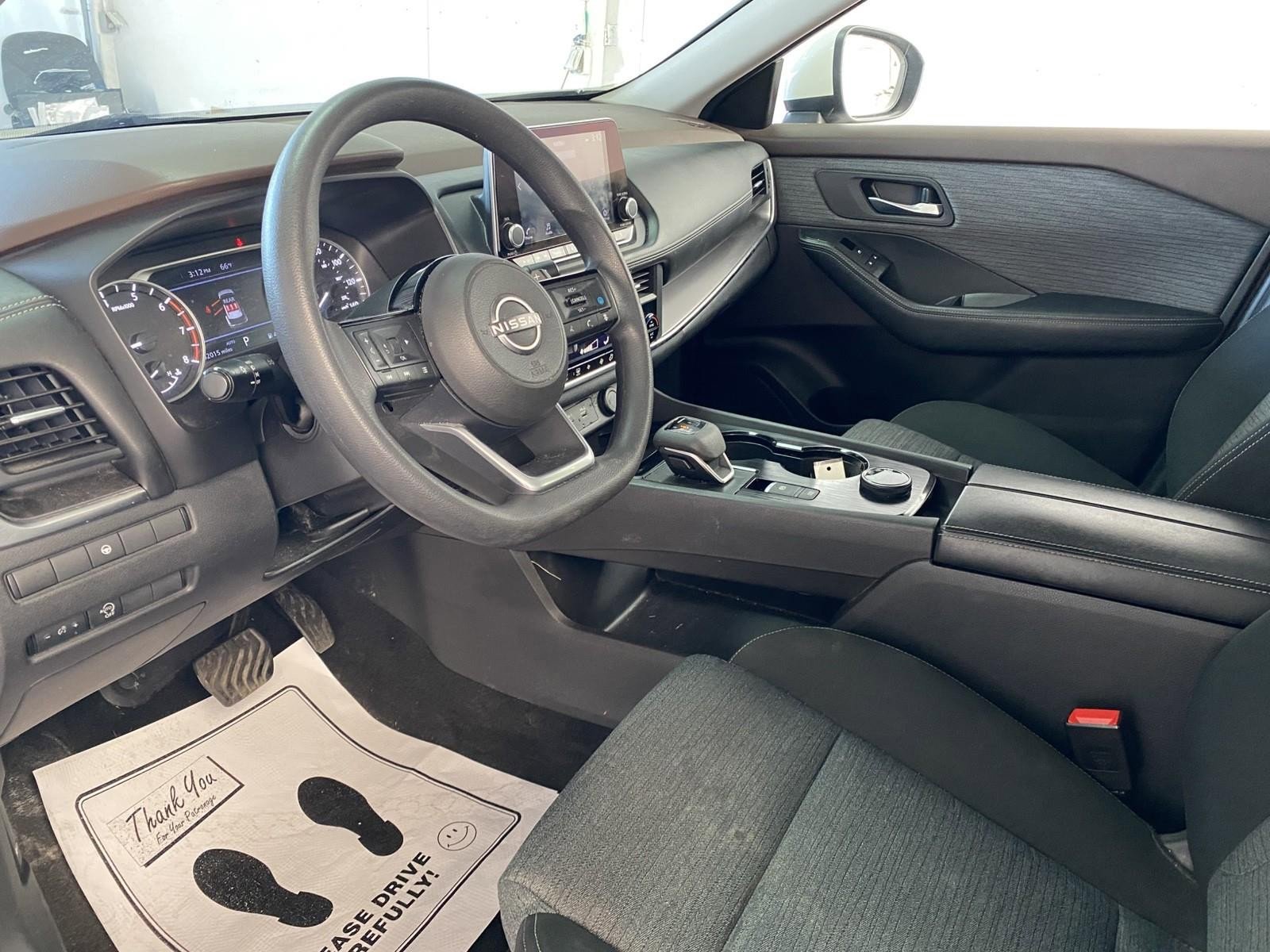 Used 2023 Nissan Rogue SV image 18