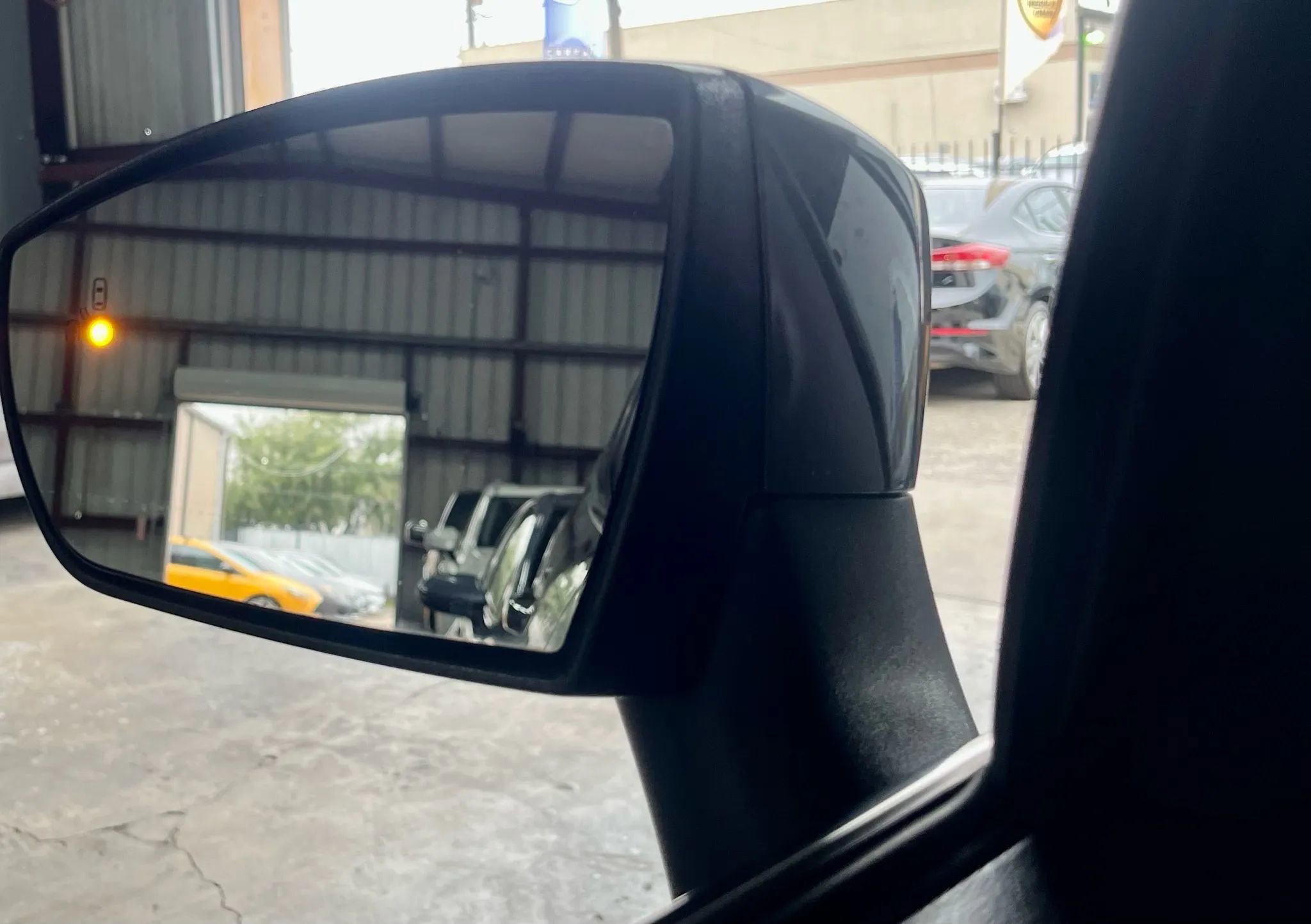 Used 2018 Ford EcoSport Titanium image 40