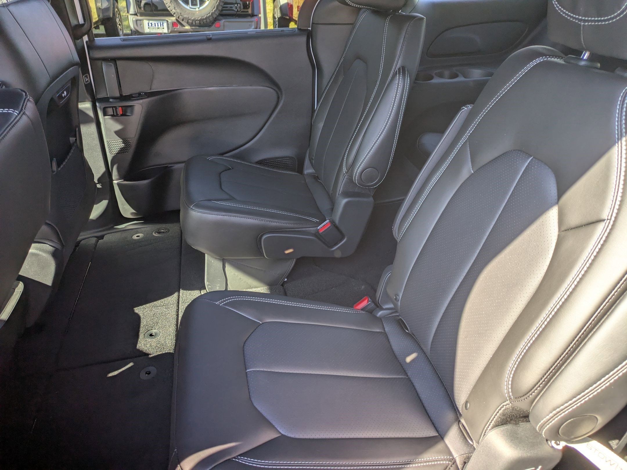 New 2026 Chrysler Pacifica Select image 16