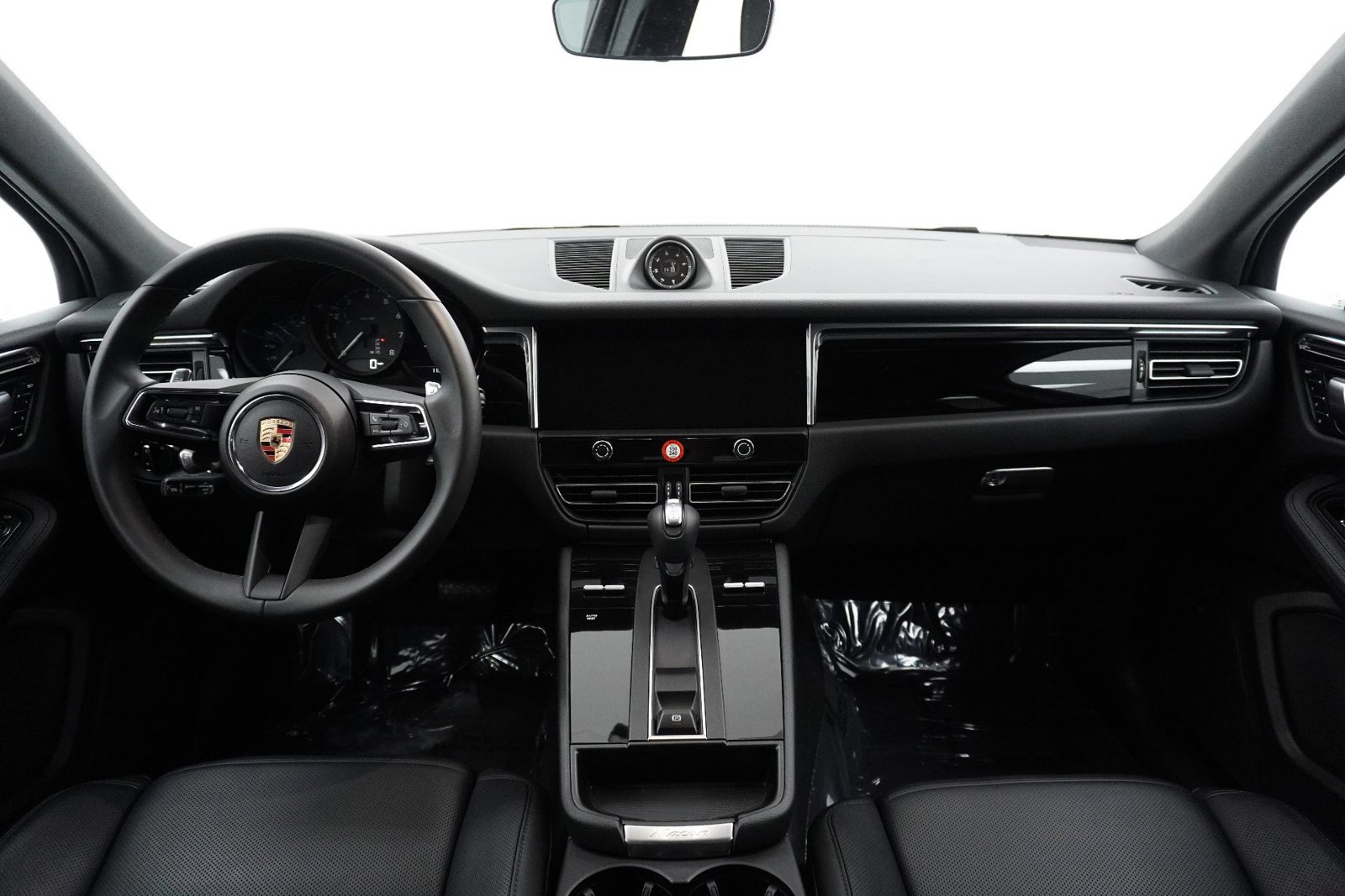 Certified 2025 Porsche Macan image 17