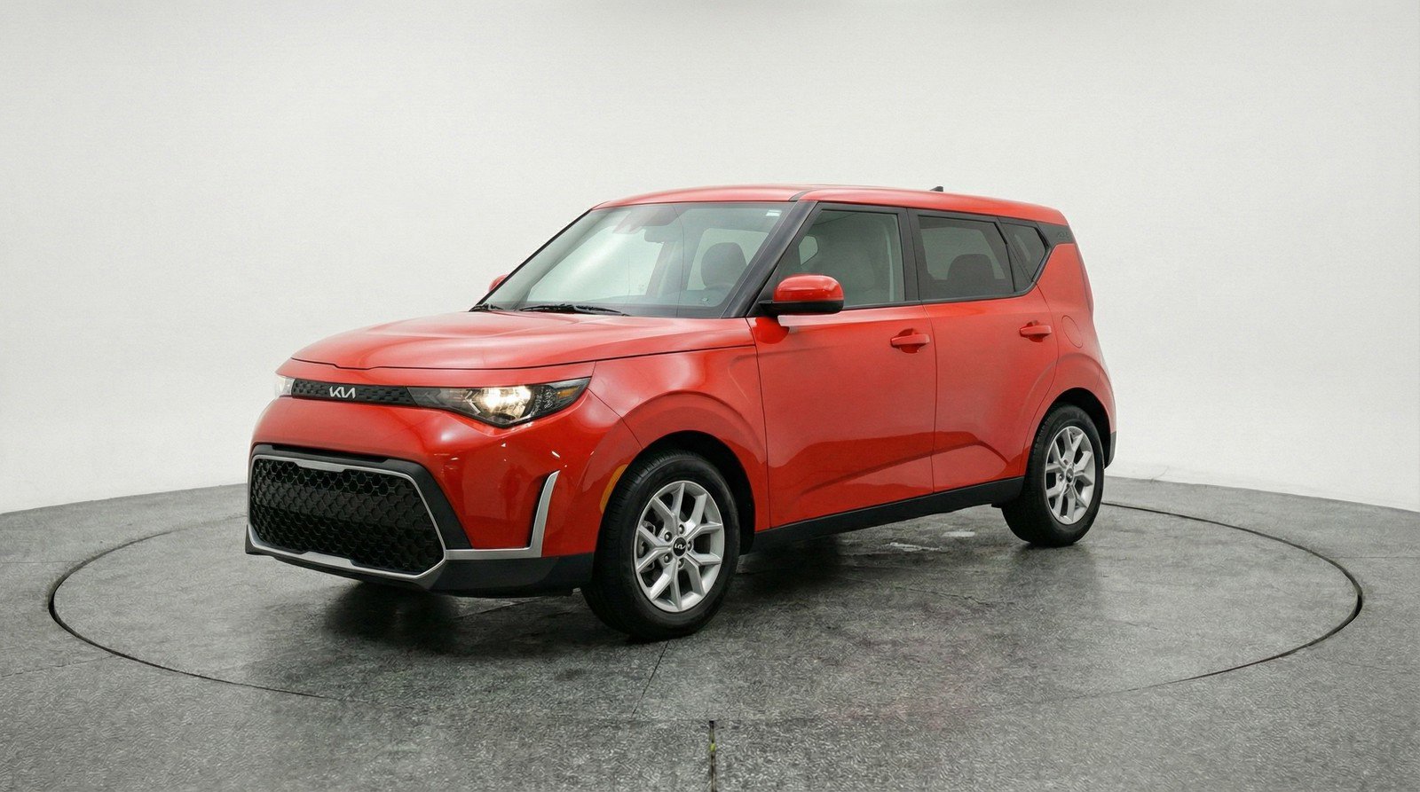 Used 2025 Kia Soul LX w/ LX Technology Package image 3
