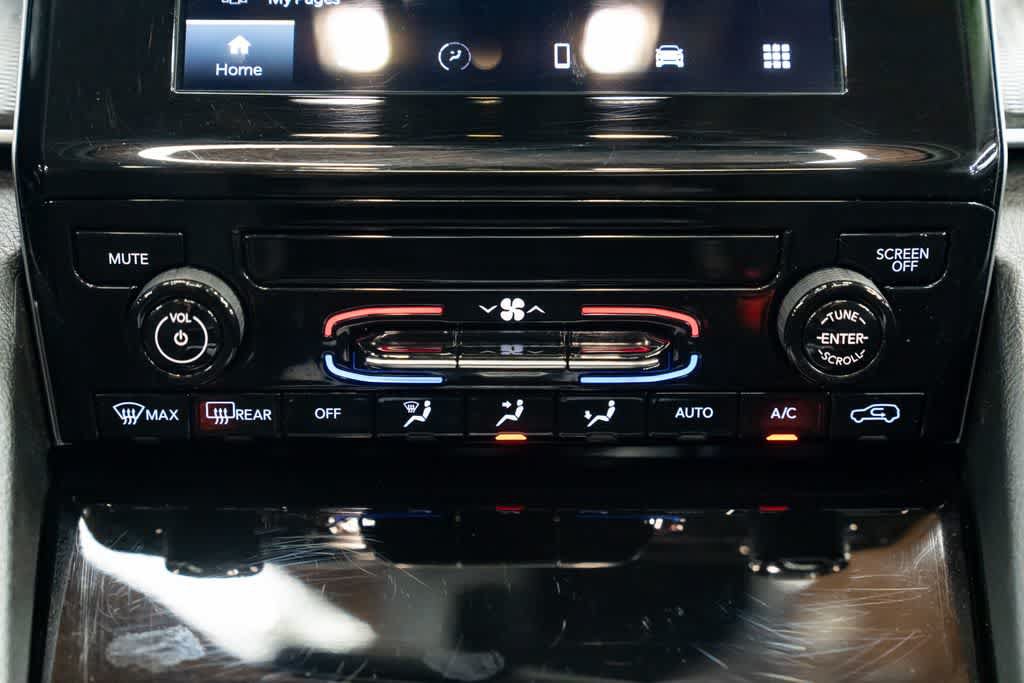 Used 2023 Jeep Grand Cherokee Laredo X AWD/4WD image 12