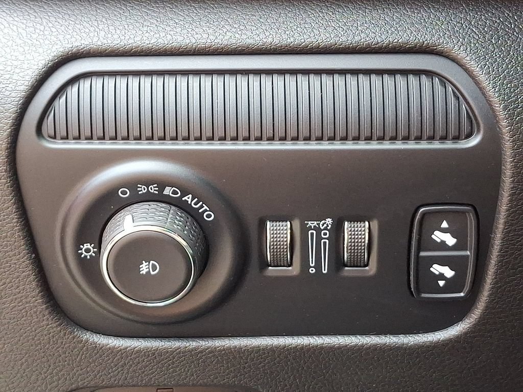 Used 2022 Jeep Wagoneer Series II w/ Convenience Group I AWD/4WD image 26