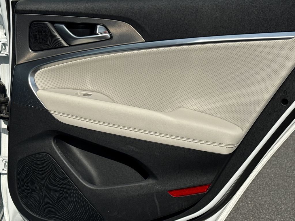 Used 2025 Genesis G70 2.5T w/ Sport Prestige Package image 16