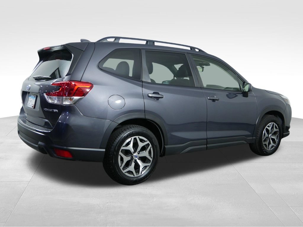 Used 2023 Subaru Forester Premium AWD/4WD image 10