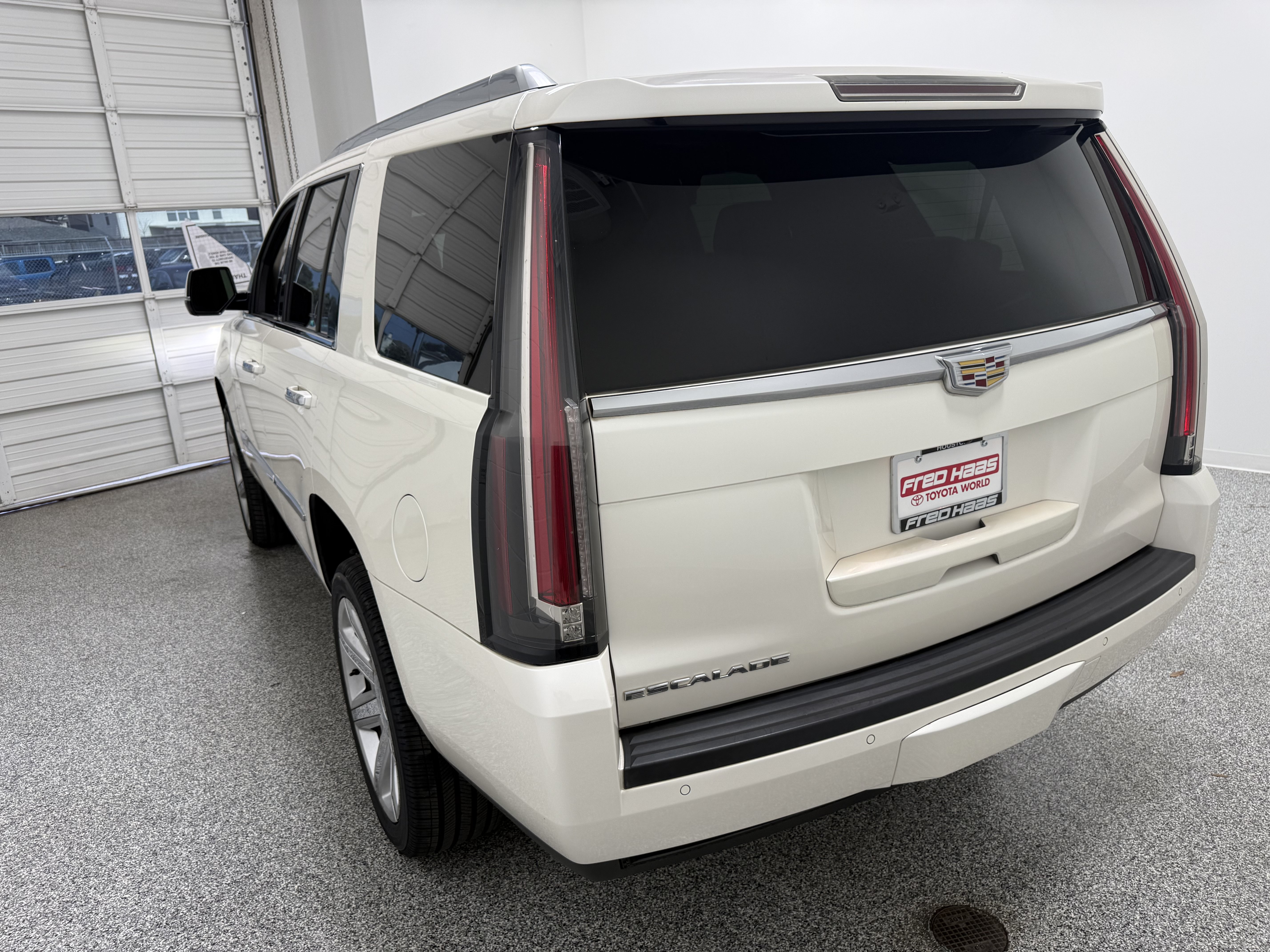 Used 2015 Cadillac Escalade Premium AWD/4WD image 5