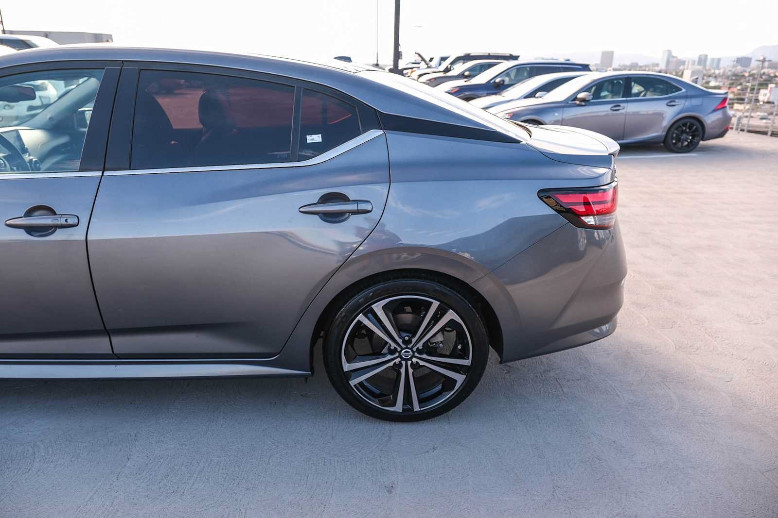 Used 2020 Nissan Sentra SR w/ Premium Package FWD image 8