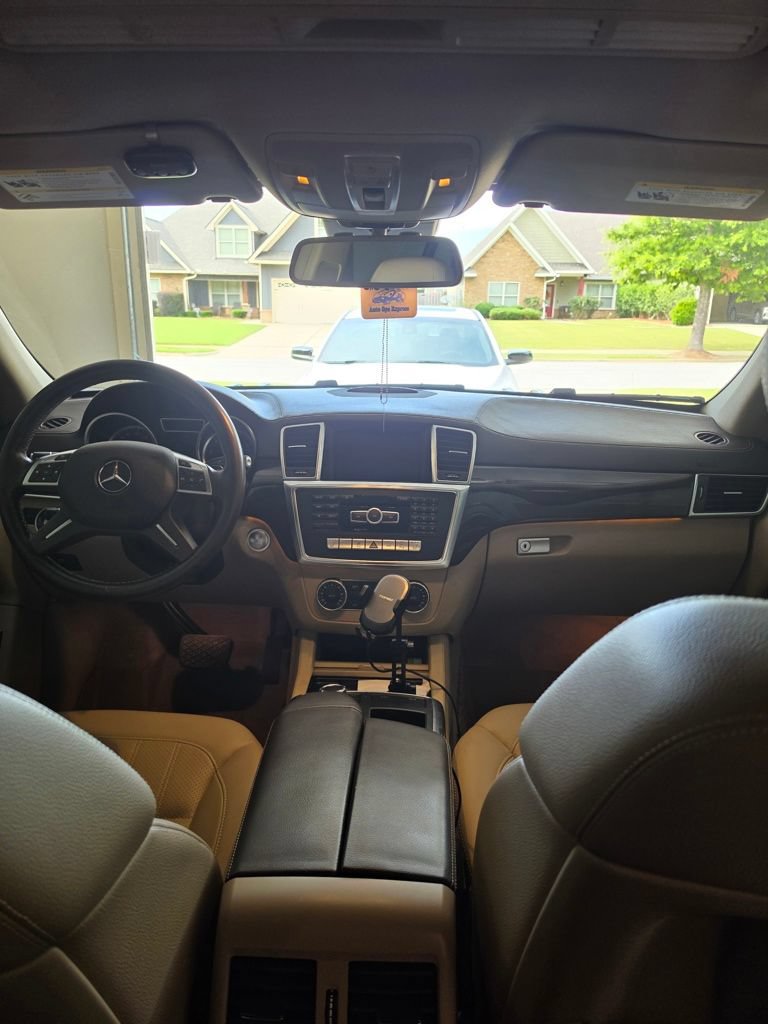 Used 2015 Mercedes-Benz GL 450 4MATIC image 14