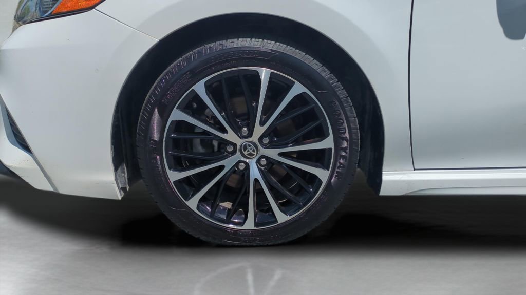 Used 2020 Toyota Camry SE image 10