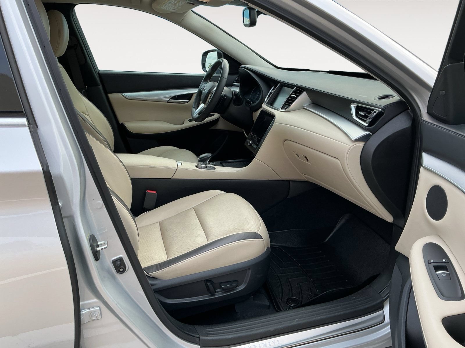 Used 2019 INFINITI QX50 Essential w/ Proactive Package AWD/4WD image 15