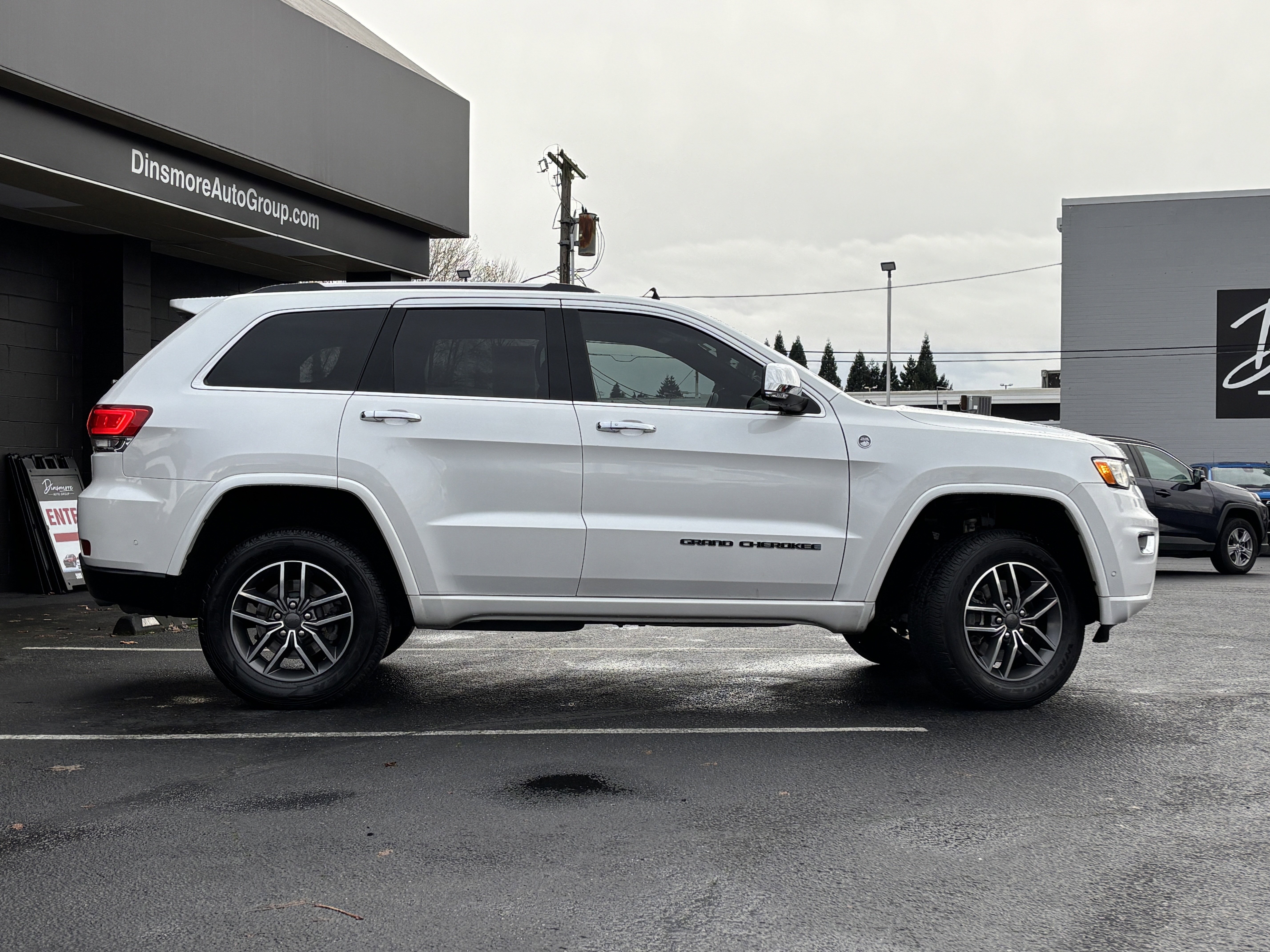 Used 2020 Jeep Grand Cherokee Overland image 5