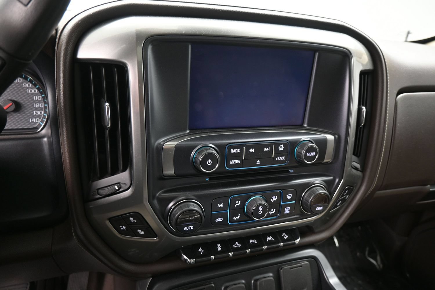 Used 2018 Chevrolet Silverado 1500 LTZ Z71 w/ LTZ Plus Package AWD/4WD image 16