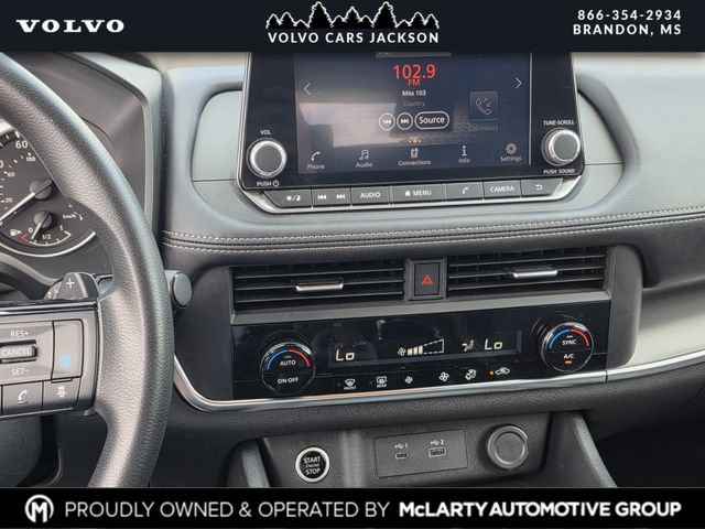 Used 2023 Nissan Rogue SV FWD image 9