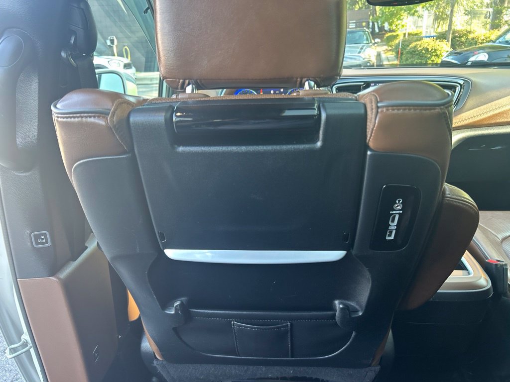 Used 2019 Chrysler Pacifica Limited w/ Advanced Safetytec Group FWD image 46