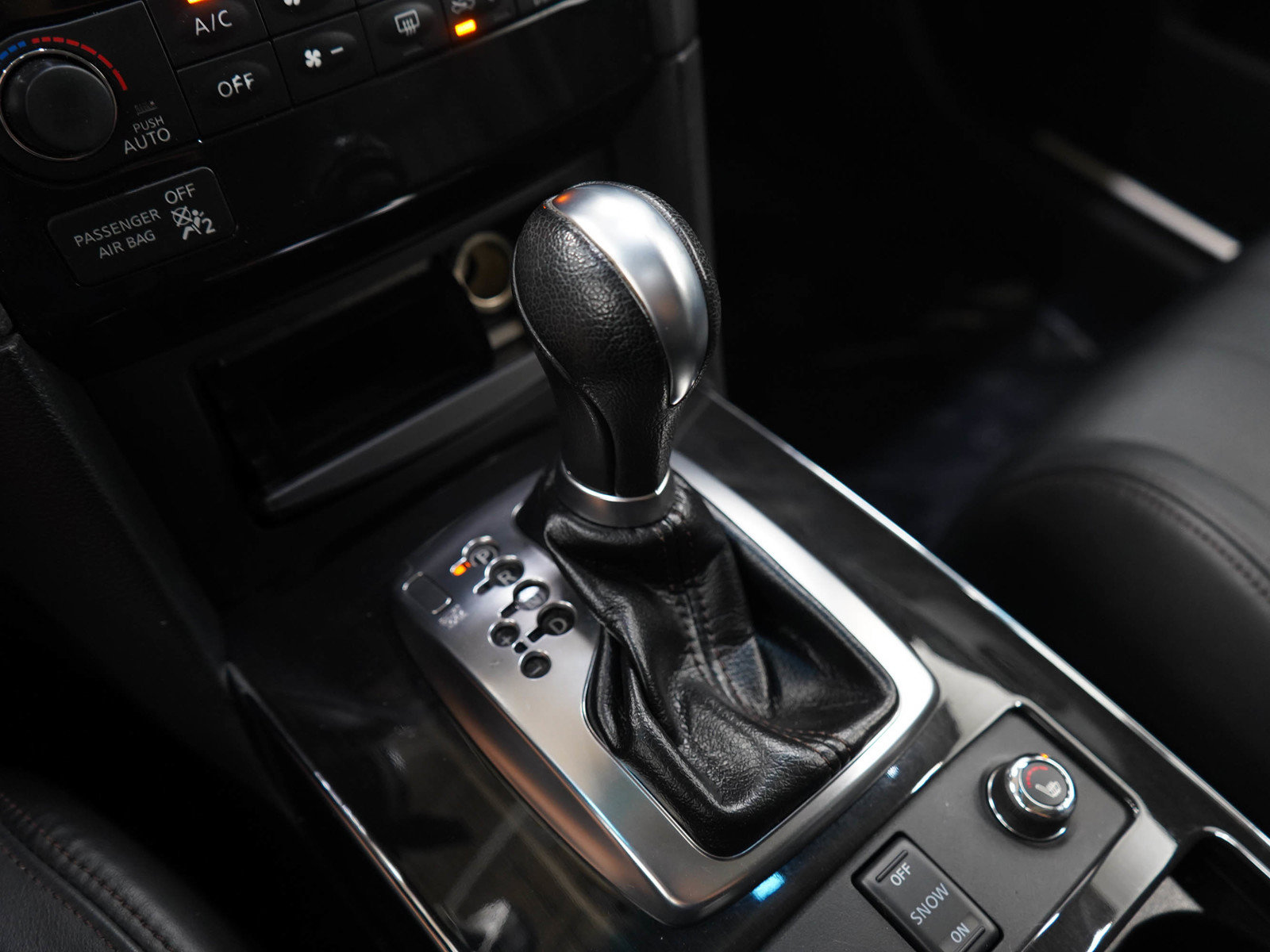 Used 2014 INFINITI QX70 AWD w/ Premium Package image 24
