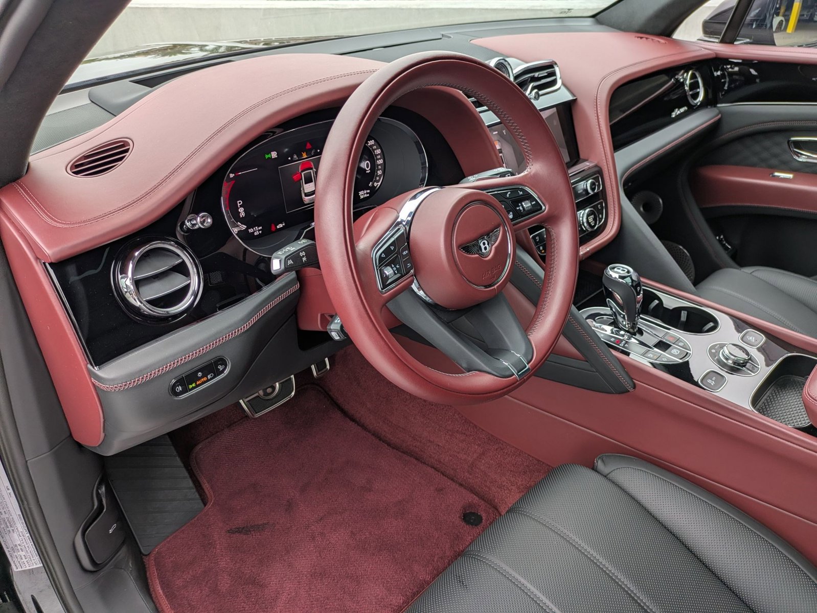 Certified 2025 Bentley Bentayga image 4