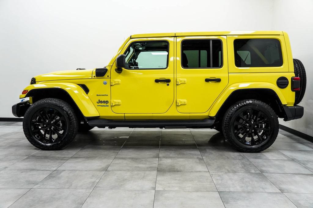 Used 2022 Jeep Wrangler Unlimited Sahara w/ Cold Weather Group AWD/4WD image 8