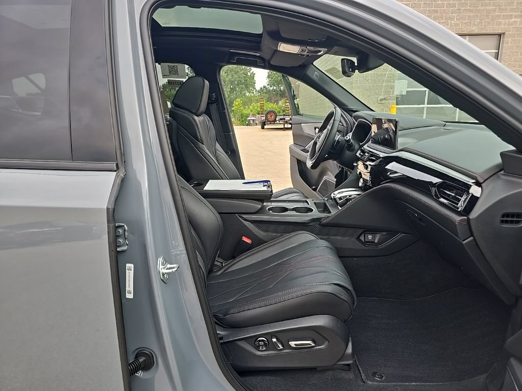 Used 2025 Acura MDX A-Spec AWD/4WD image 23