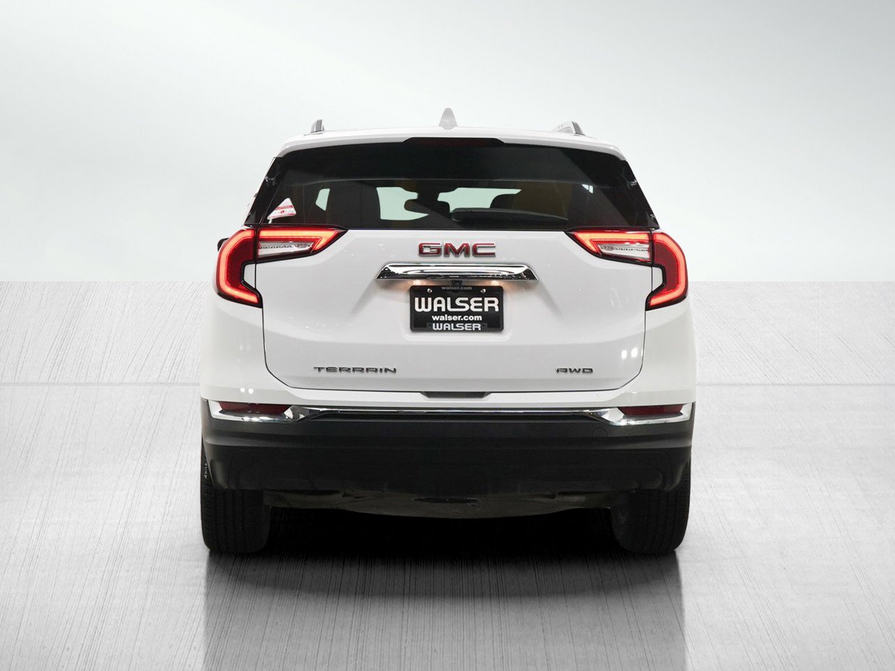 Used 2024 GMC Terrain SLT image 4