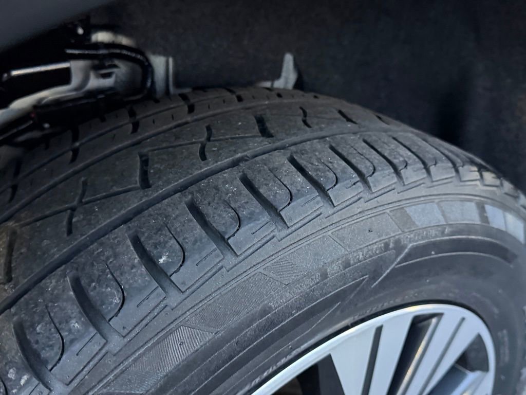 Used 2023 Nissan Rogue SV image 44