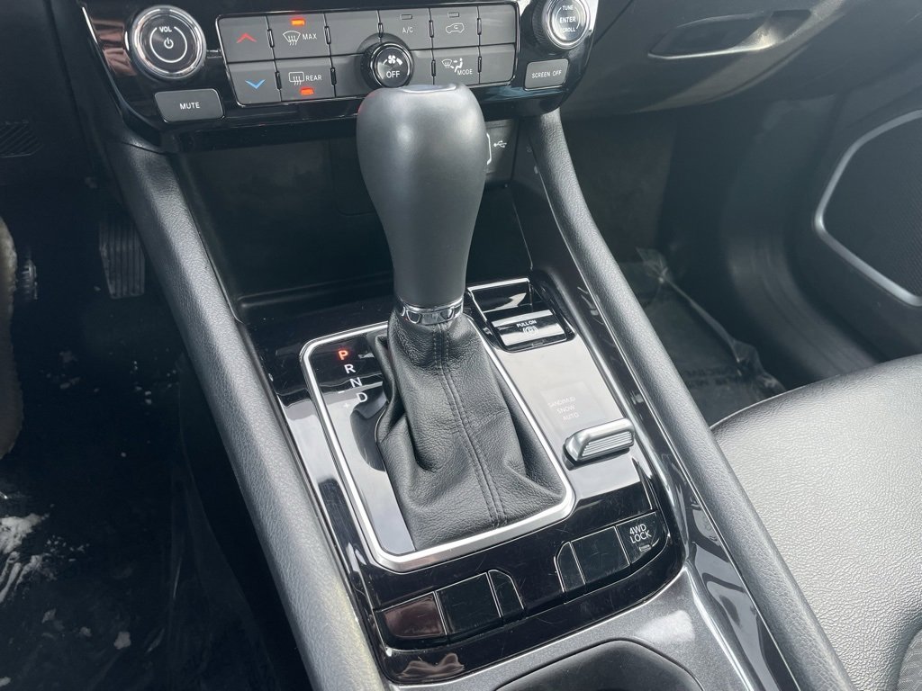 Used 2024 Jeep Compass Latitude image 13