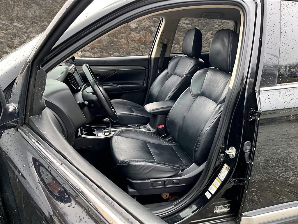 Used 2020 Mitsubishi Outlander ES image 22