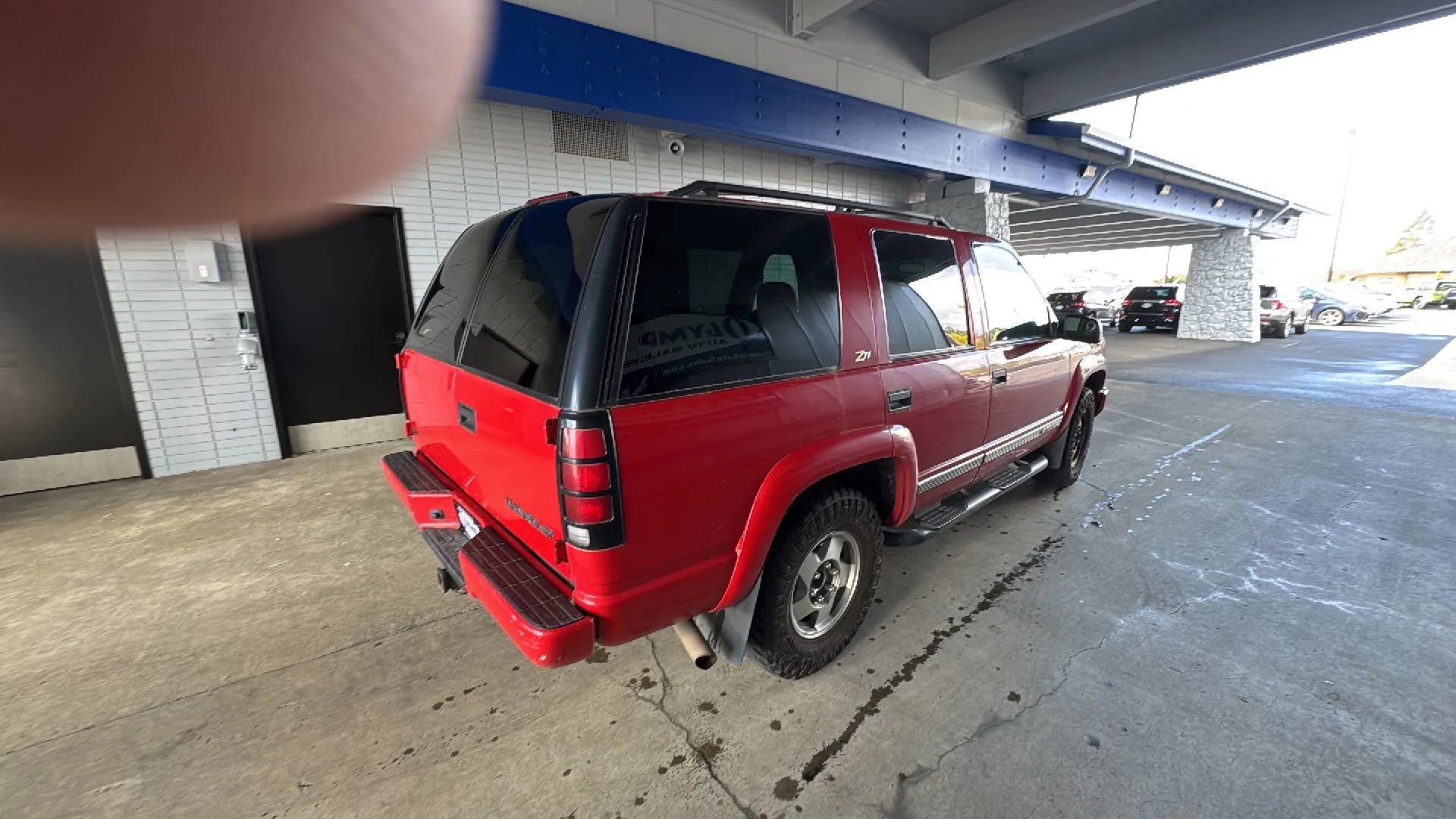 Used 2000 Chevrolet Tahoe Z71 w/ Comfort & Security Pkg AWD/4WD image 4
