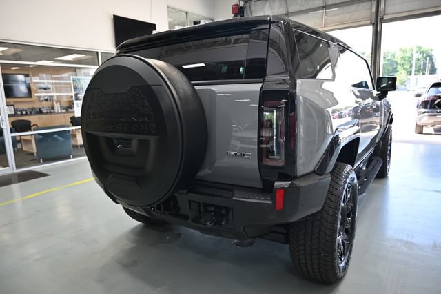 New 2026 GMC Hummer EV SUV w/ LPO, Dark Essentials Package AWD/4WD image 5