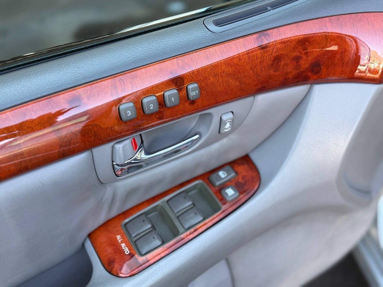 Used 2003 Lexus LS 430 RWD image 39