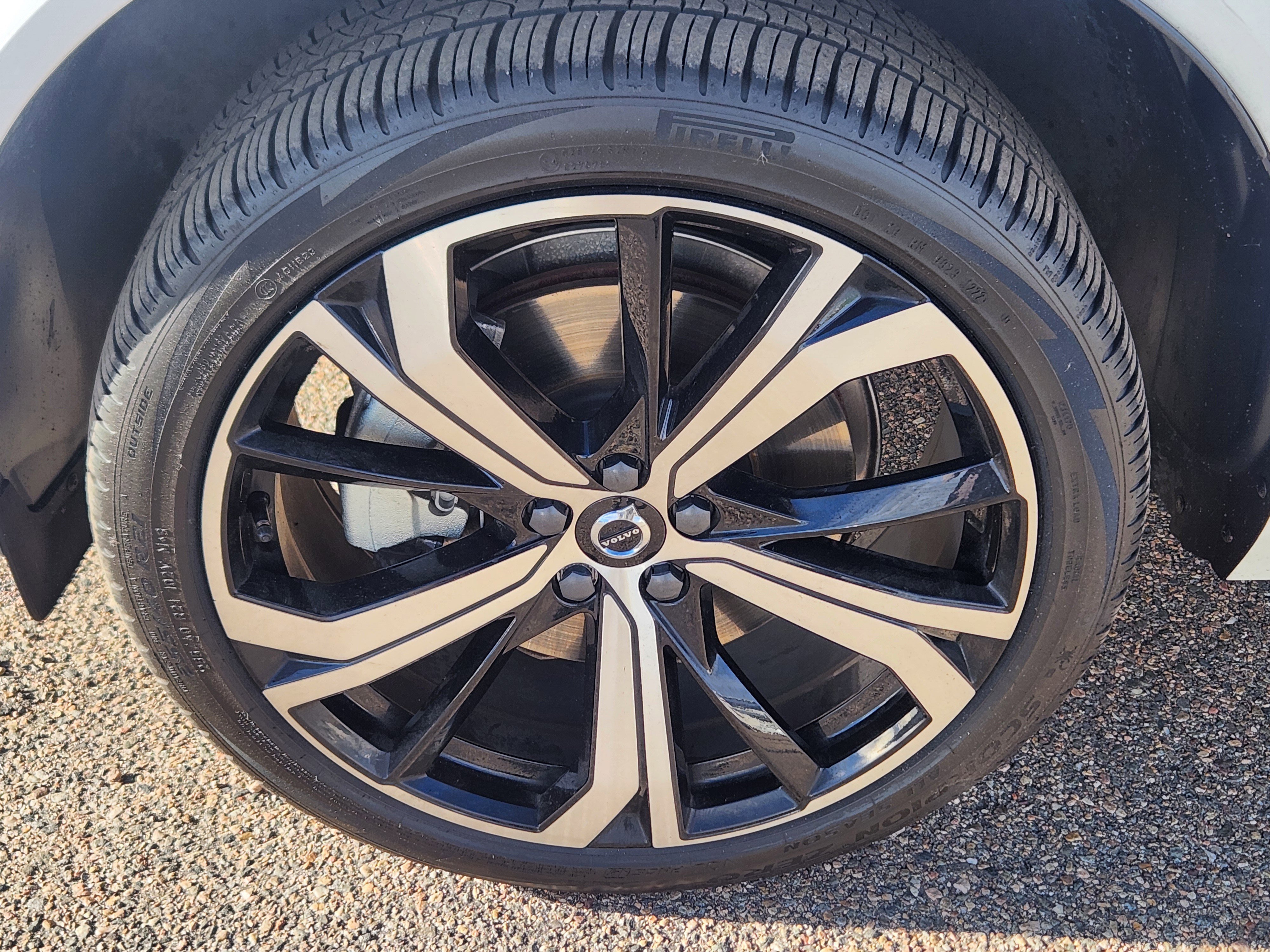 Used 2022 Volvo XC60 B5 R-Design w/ Advanced Package image 7