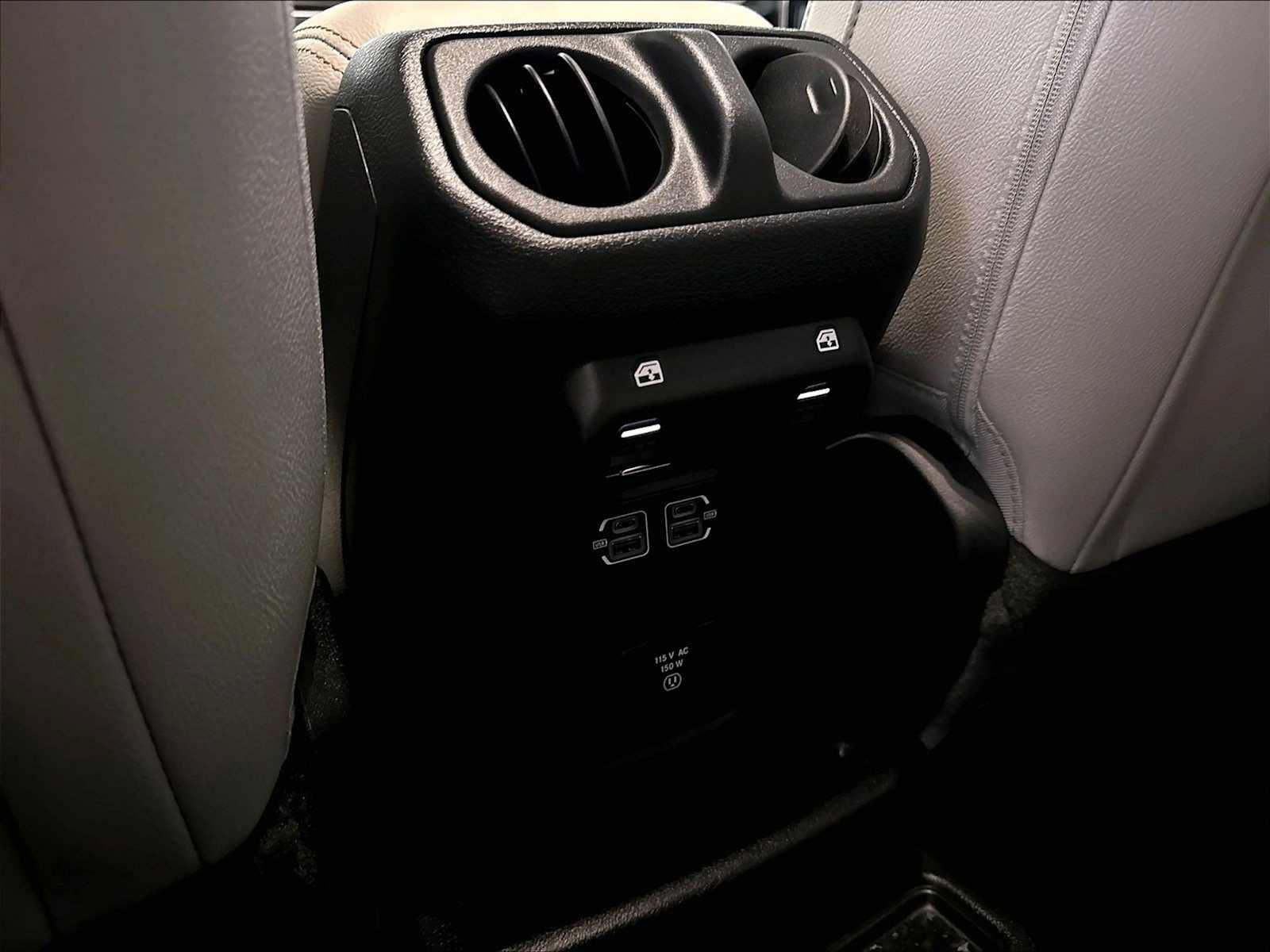 Used 2023 Jeep Wrangler Unlimited Sahara AWD/4WD image 29