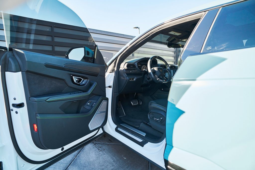 Used 2021 Lamborghini Urus image 28