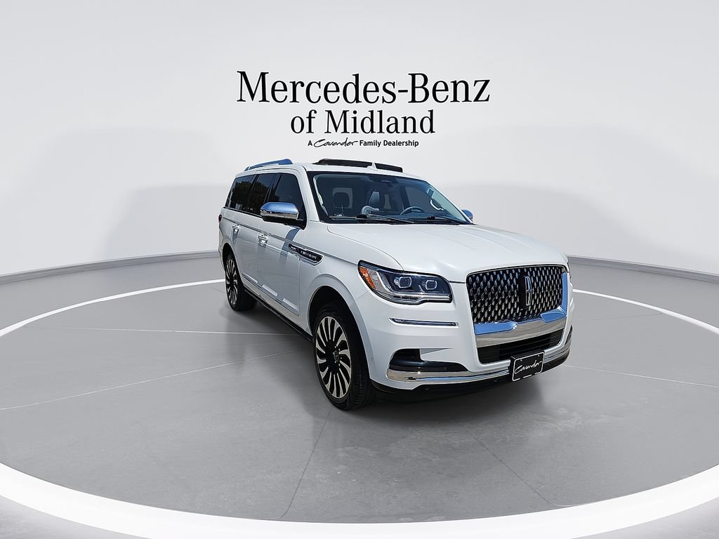 Used 2022 Lincoln Navigator Black Label AWD/4WD image 2