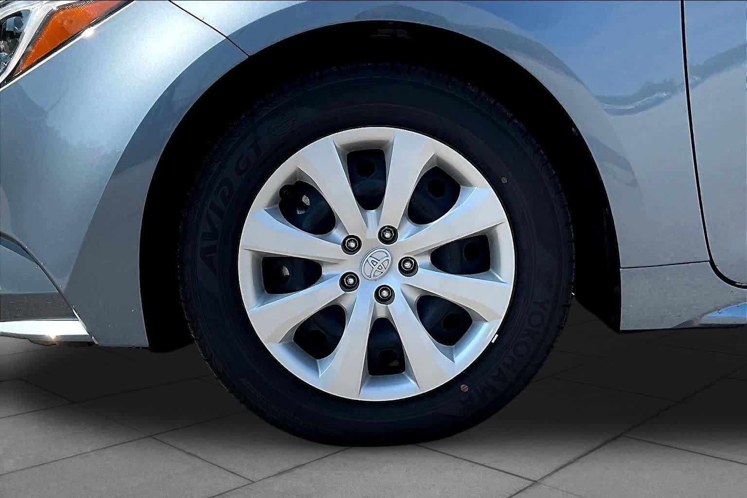 Used 2026 Toyota Corolla LE FWD image 11