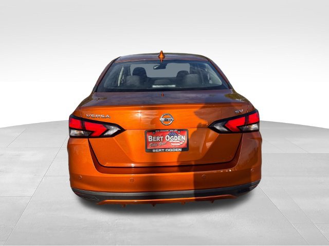 Certified 2022 Nissan Versa SV FWD image 7