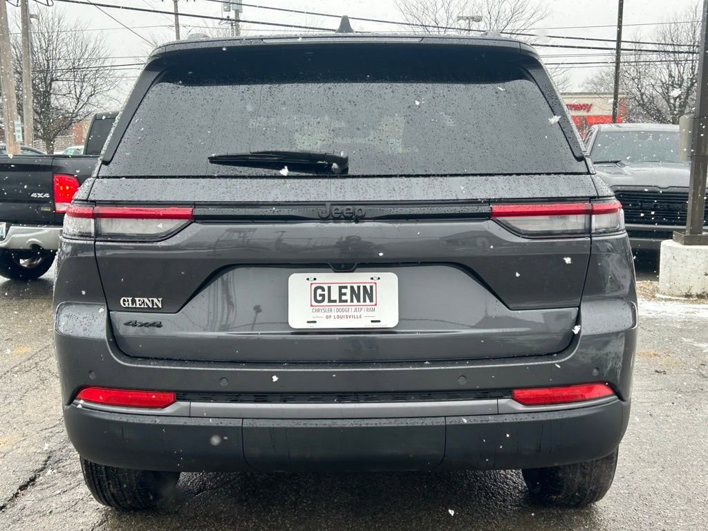 New 2026 Jeep Grand Cherokee Altitude image 7