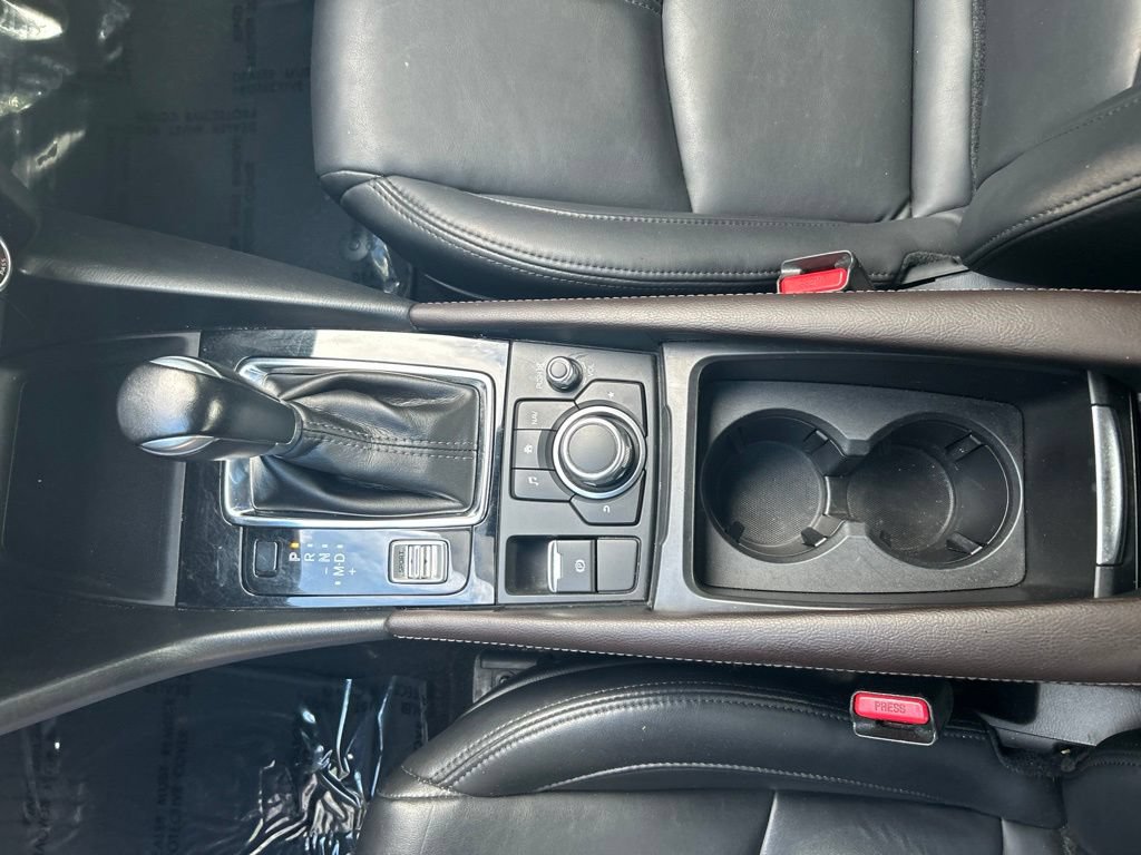 Used 2018 MAZDA MAZDA3 Touring FWD image 16