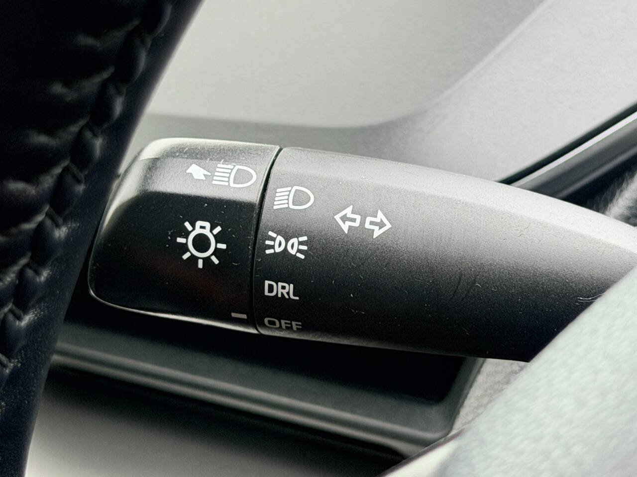 Used 2023 Toyota Prius LE FWD image 29