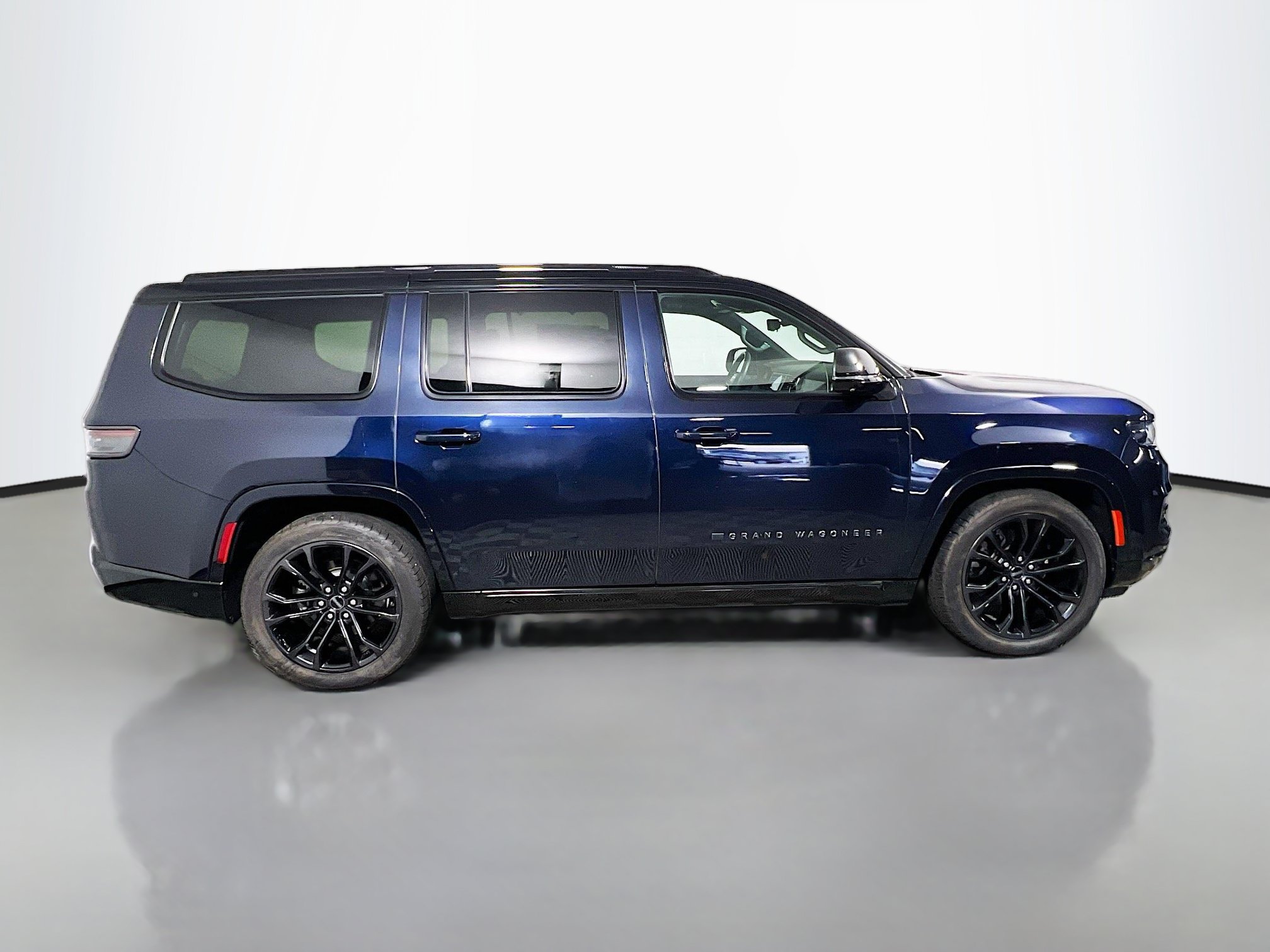 Used 2024 Jeep Grand Wagoneer Series II w/ Quick Order Packagew 28T AWD/4WD image 3