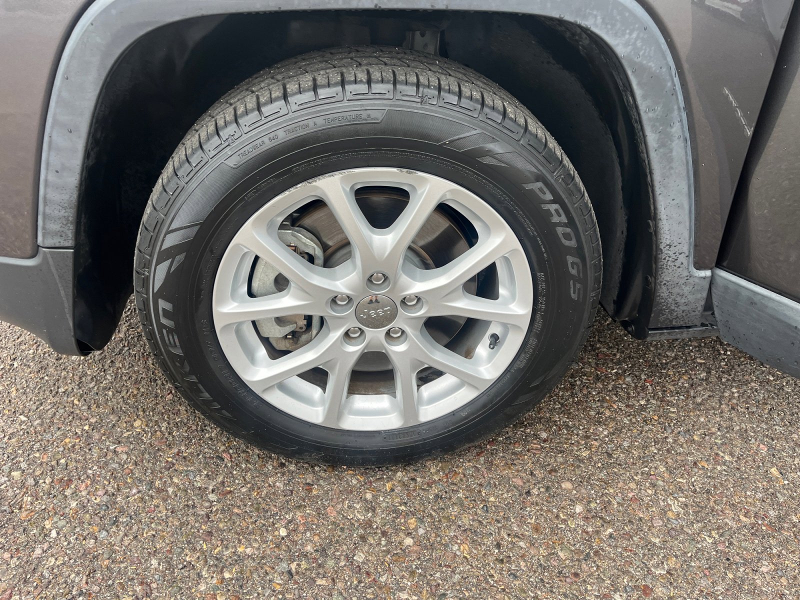 Used 2017 Jeep Cherokee Latitude w/ Safety/Convenience Group image 25