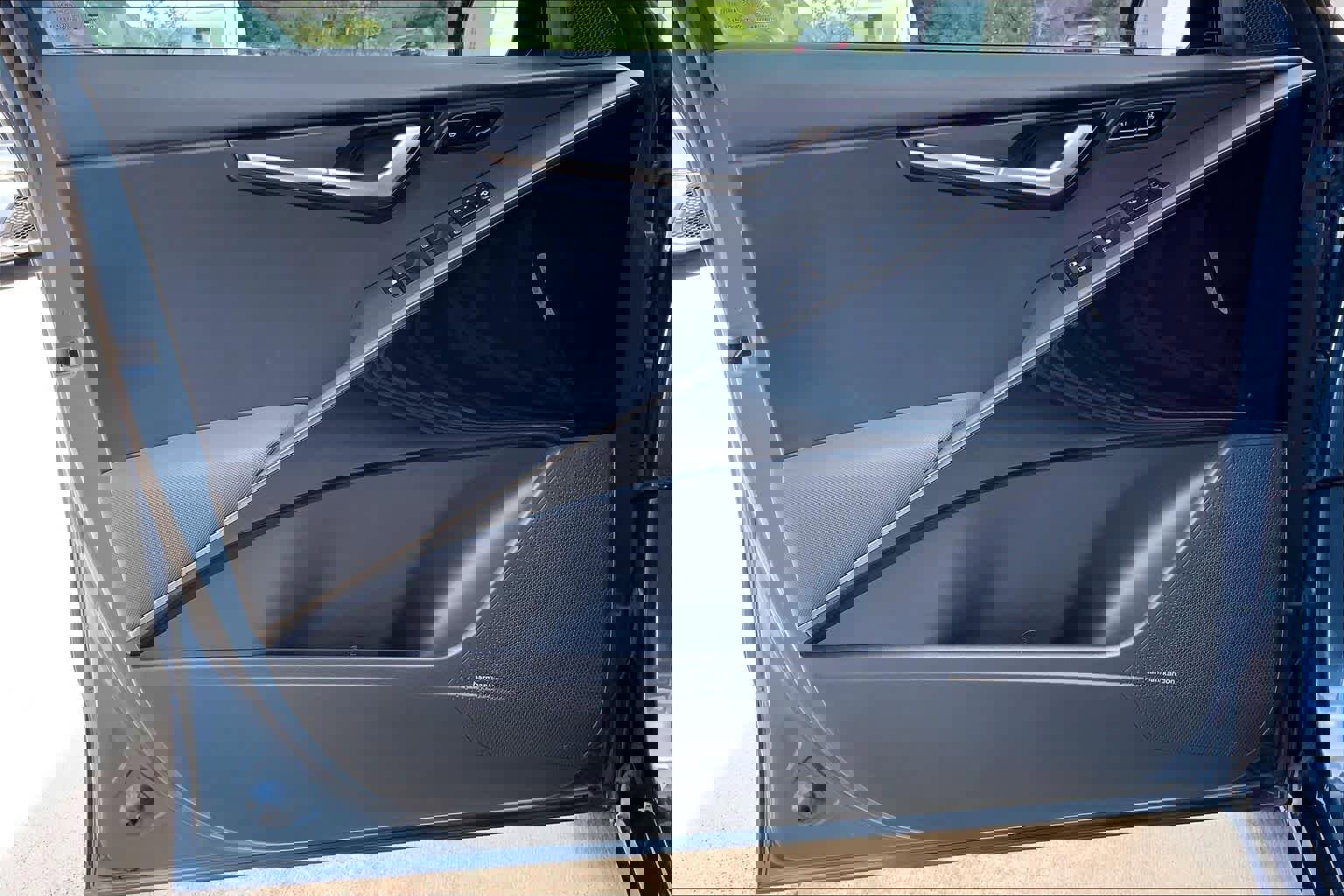 Used 2023 Kia Niro SX Touring image 19