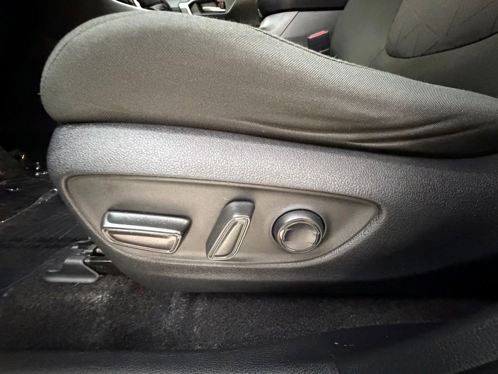 Used 2022 Toyota RAV4 XLE w/ Convenience Package image 26