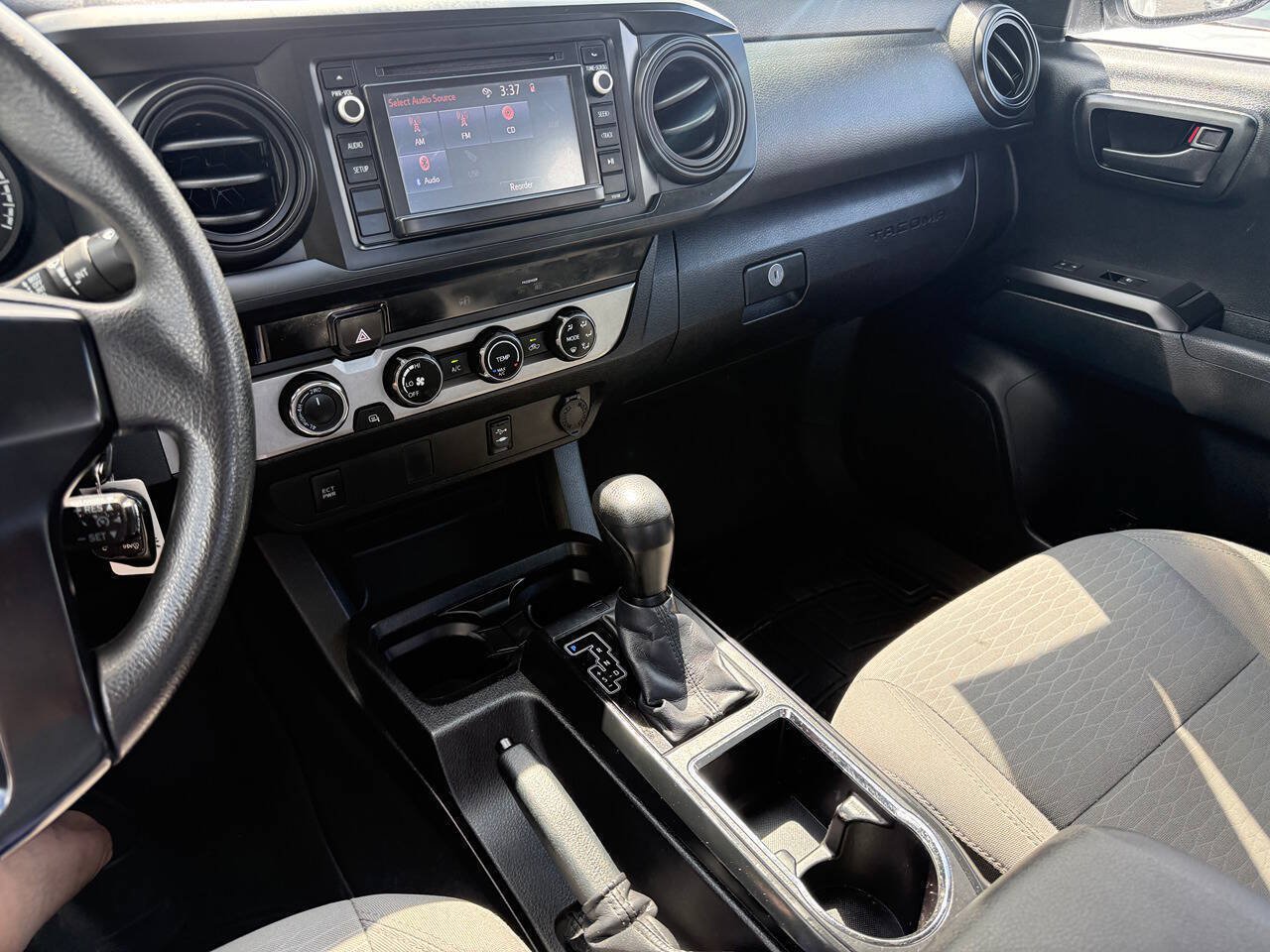 Used 2016 Toyota Tacoma SR AWD/4WD image 11