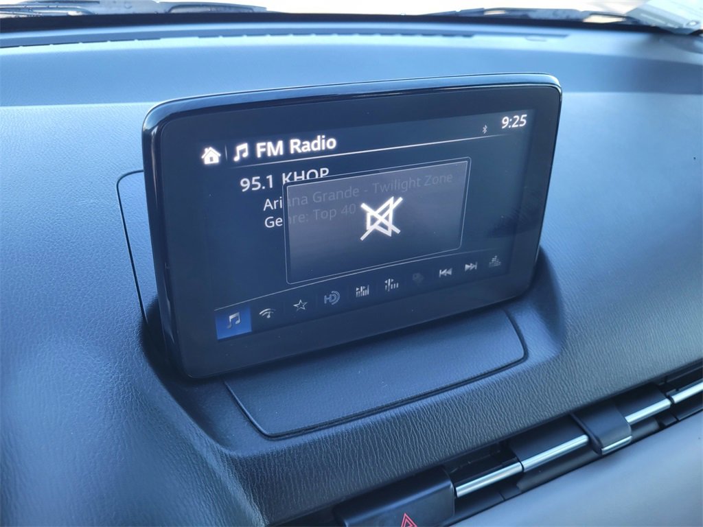 Used 2020 Toyota Yaris XLE image 13