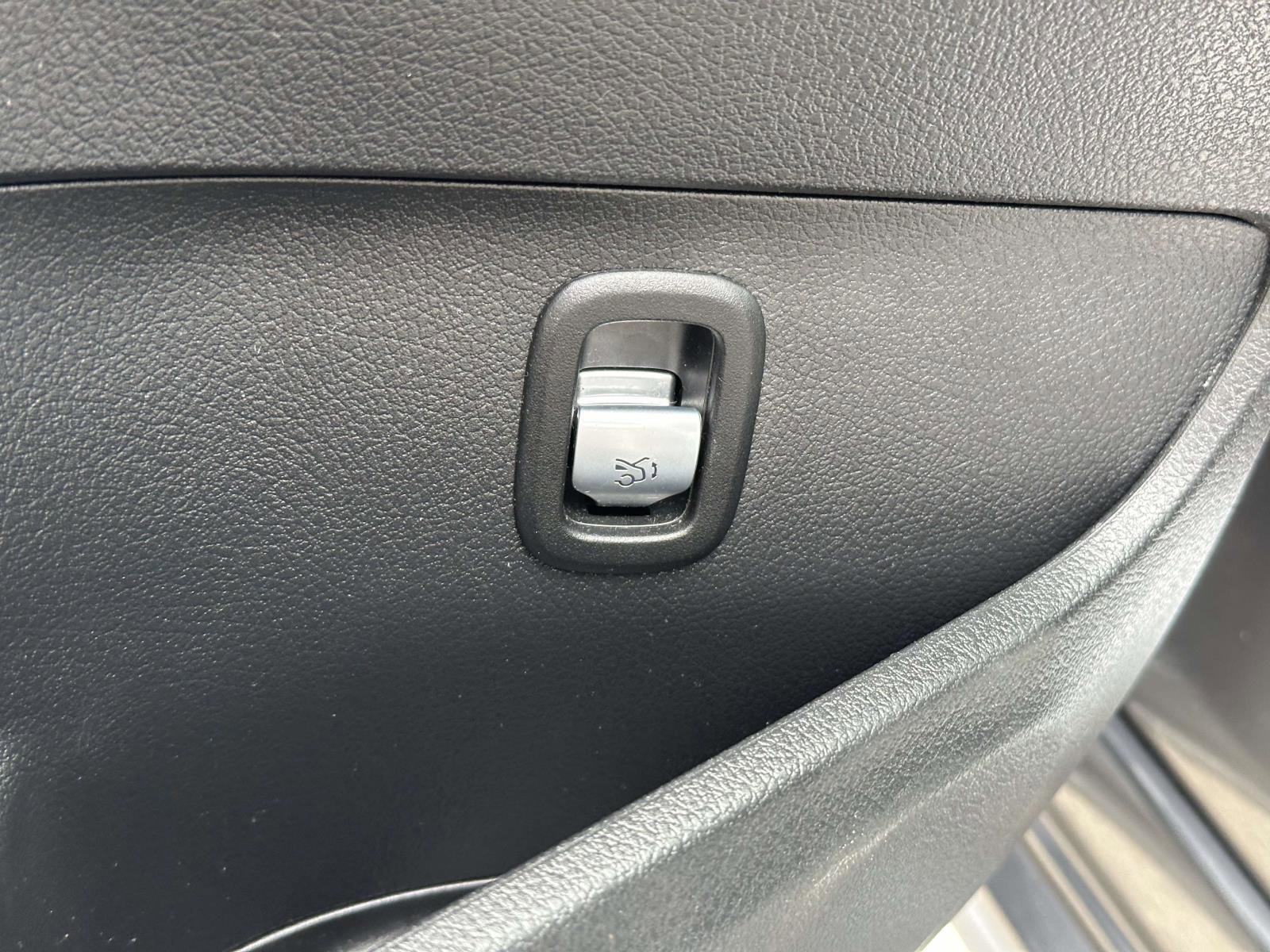 Used 2022 Mercedes-Benz C 300 4MATIC Sedan image 15