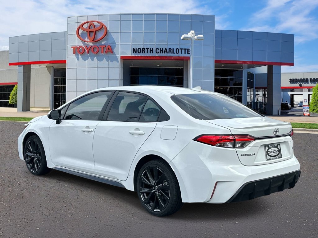 Used 2023 Toyota Corolla SE FWD image 5