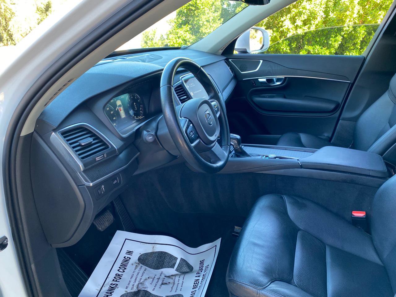 Used 2020 Volvo XC90 T6 Momentum image 24